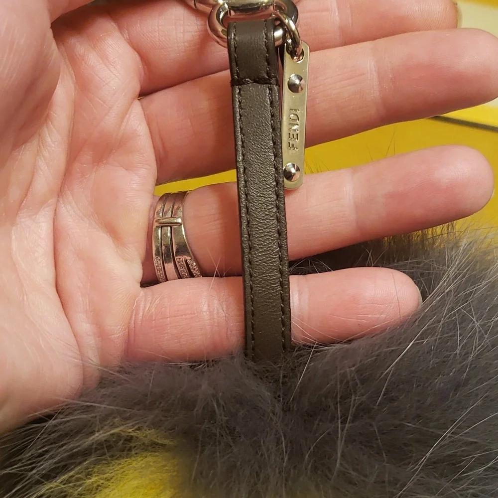 Fendi charm pom pom - Picture 8 of 12